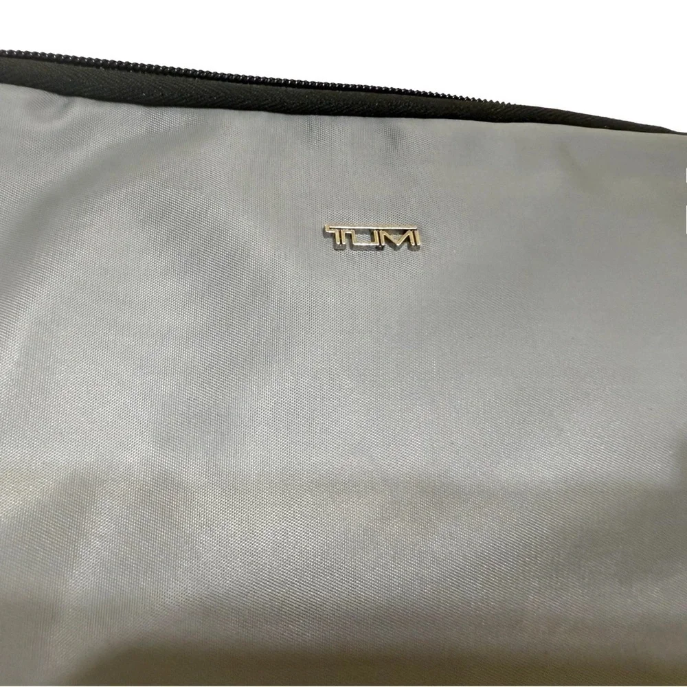 TUMI for Delta Small Gray Zip Pouch Travel Case Toiletry Storage Bag